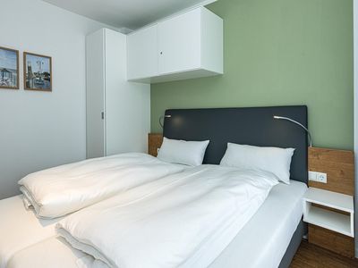 Schlafzimmer mit Doppelbett