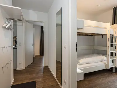 Flur mit Zugang zum zweiten Schlafzimmer