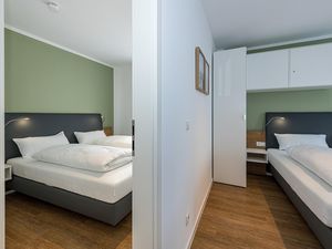 Schlafzimmer mit Doppelbett