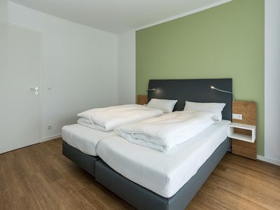 Schlafzimmer mit Doppelbett