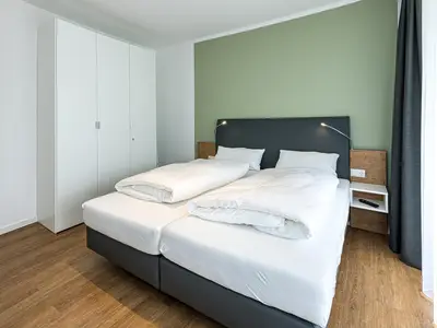 Schlafzimmer mit Doppelbett