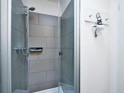 Badezimmer mit Dusche