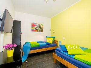 22188677-Ferienwohnung-6-Bensheim-300x225-2