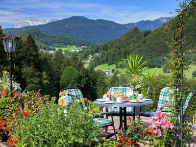 Terrasse mit Bergblick