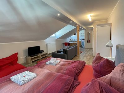 Wohnraum mit Doppelbett Traum