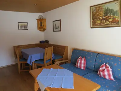 Wohnzimmer mit Essecke