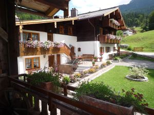 6985982-Ferienwohnung-2-Berchtesgaden-300x225-1