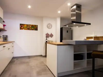 Küche mit Barhocker