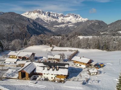 Bernegglehen mit Blick auf den Untersberg im Winter