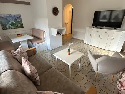 Deml_App4_WohnEssbereich