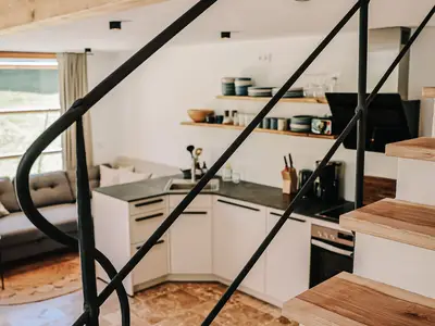 Küchenzeile mit Geschirrspüler