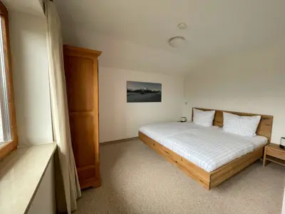 Schlafzimmer mit Doppelbett Fewo Feuerabend