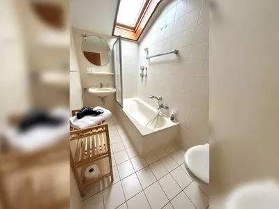 Badezimmer mit Duschwanne Fewo Feuerabend