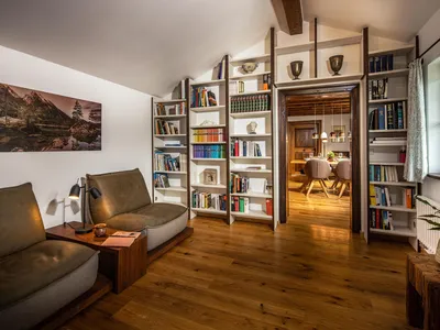 Bibliothek im Hofmusikerhaus 3