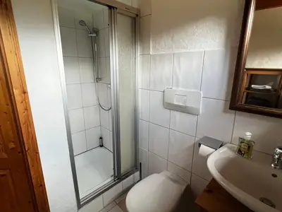 Bad mit WC und Dusche