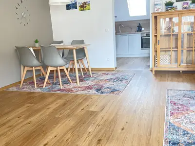 Wohnzimmer mit Essbereich