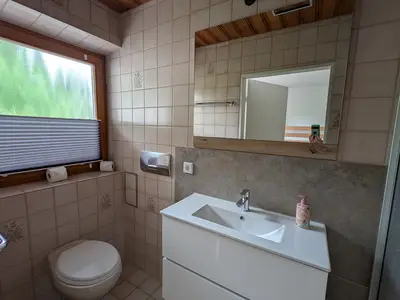 Badezimmer mit Dusche