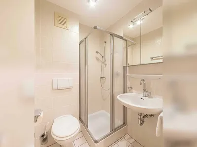Bad mit Dusche WC Fewo Waldblick
