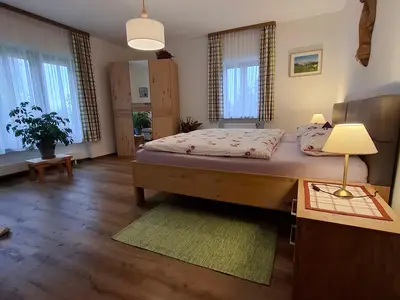 Schlafzimmer 1