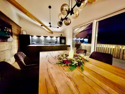 Der gemütliche Essbereich ist der perfekte Ort für gemütliche Abende