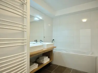 BathRoom BathRoom