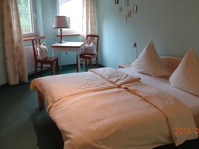 Schlafzimmer 1