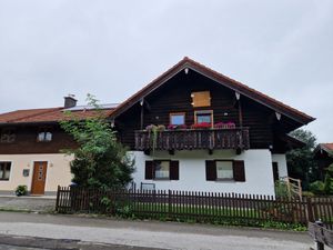 23782190-Ferienwohnung-4-Bergen / Chiemgau-300x225-2