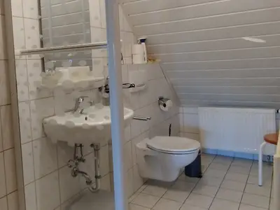 Bad mit Dusche und WC Fewo 3