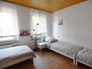 22509593-Ferienwohnung-5-Bergisch Gladbach-300x225-5