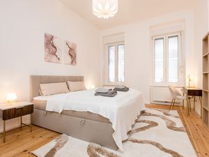 23938418-Ferienwohnung-6-Berlin-300x225-2