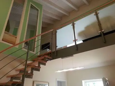 Blick auf die Treppe vom Erdgeschoss ins Obergeschoss