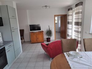 23639958-Ferienwohnung-2-Bermatingen-300x225-5