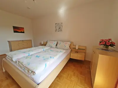 das 2. Schlafzimmer