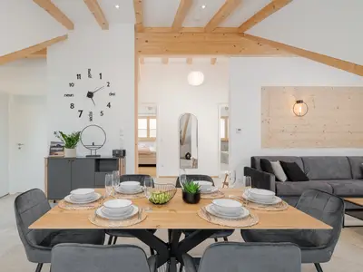 Das einzigartige Ambiente verleiht dem Raum eine besondere Note und lädt zum Verweilen ein.