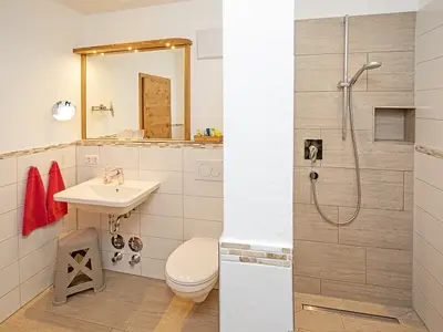 Ferienwohnung für 6 Personen (105 m²) in Bernau am Chiemsee 10/10