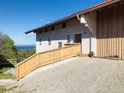 Innenhof und Eingang zu den Ferienwohnungen