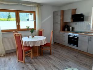 3808021-Ferienwohnung-2-Bernkastel-Kues-300x225-3