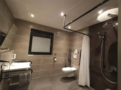 4bf6ff63-cc93-4071-ba96-57a996997d6c