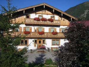 17984007-Ferienwohnung-4-Berwang-300x225-2