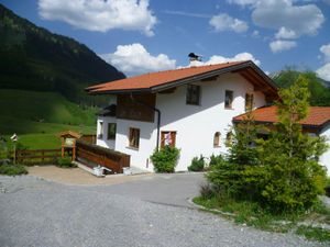 17792188-Ferienwohnung-4-Berwang-300x225-1