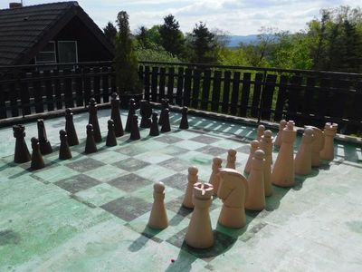 Schachspiel auf der Terasse