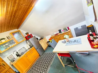 Photo, INSIDE, OUTSIDE