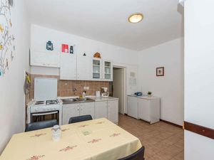 23958259-Ferienwohnung-3-Betina-300x225-3