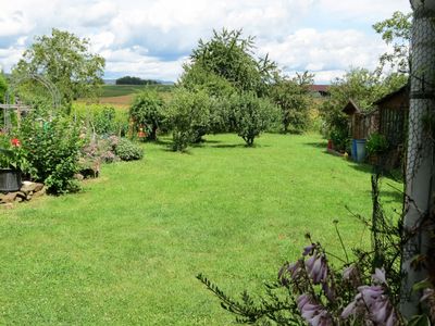 2000m2 voll umzäunter Garten für Mensch und Tier