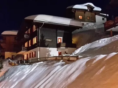 Aussenansicht Nacht