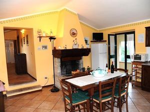 22441691-Ferienwohnung-5-Bevagna-300x225-0