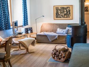 18140430-Ferienwohnung-4-Bever-300x225-1