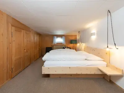 Schlafzimmer 4