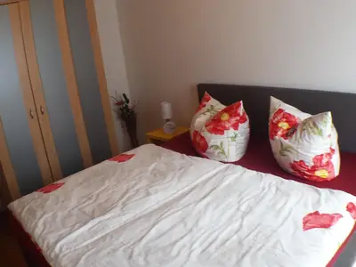 Schlafzimmer 1 mit Boxspringbett