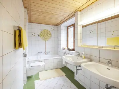 Ferienwohnung für 7 Personen (110 m²) in Bezau 9/10